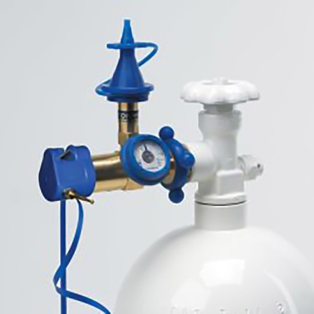 Classic nozzle for a cylinder with a pressure meter, with a smooth click valve