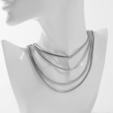 The necklace 