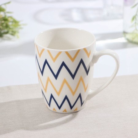 Golden Zigzag Porcelain Mug, 350 ml, white color