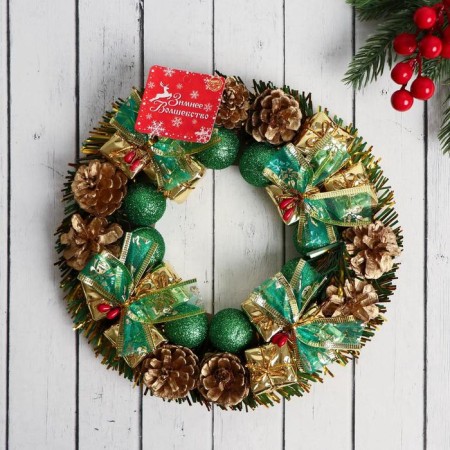 New Year's Wreath D-22 cm "Green bows and balls"-1