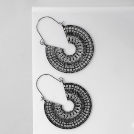 Earrings Metal "Vostok" disk floral, color black silver-1