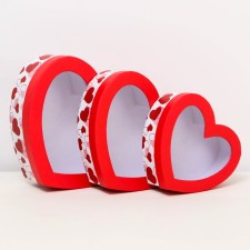 A set of boxes with a window 3 in 1 heart l: 22x18.5x6.5 m: 19.5x16.5x5.8 s: 15.5x14x5 cm
