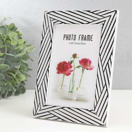Photo frame plastic 10x15 cm "Black lines on white" 18.5x13.5 cm-1