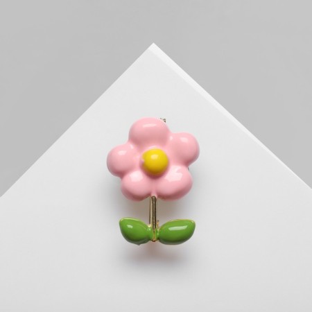 Brooch "Flower" is simple, colored in gold-1