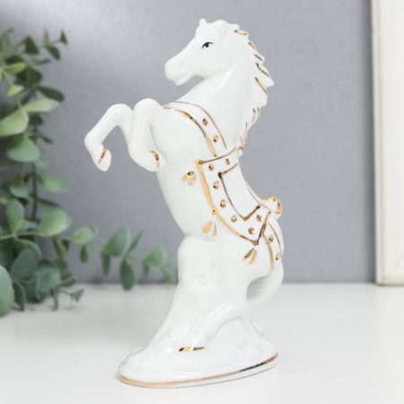 Souvenir Ceramics "White Horse on the Hids" with gold, 15 cm