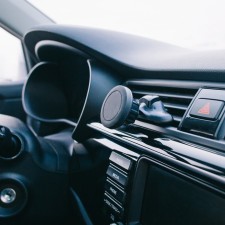 AHS AH-1701-M mobile device holder, magnetic, in the deflector