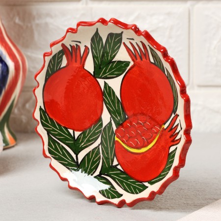 Plate of the Rishtan ceramics "Grenates", 15 cm, corrugated-1