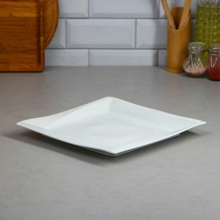 Negin dish, quarter, porcelain, Iran
