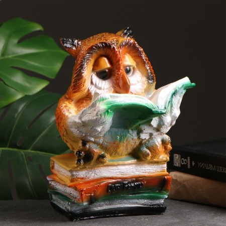 Pigger "Owl with books" 17x18x27cm