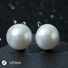 Earrings with pearls 