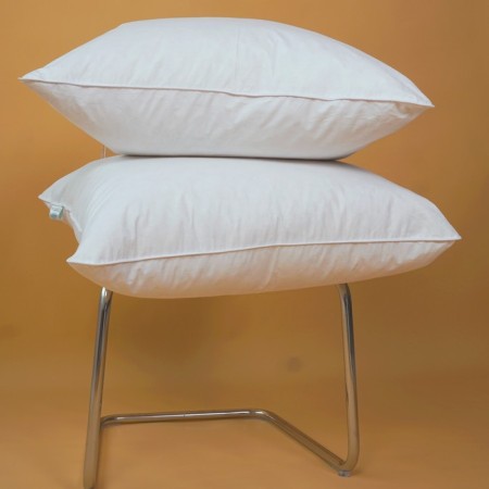The pillow is low three -core, size 50x70 cm, color mix