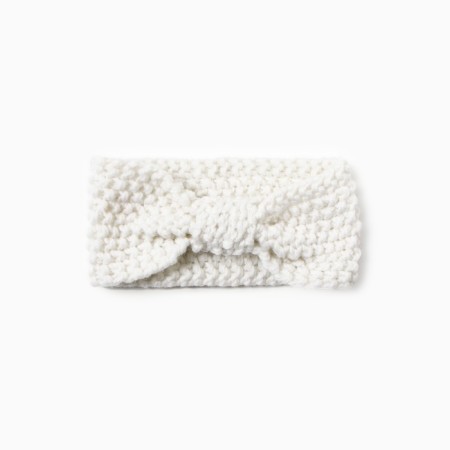Knitted bandage for a girl crumb I, rr 17 cm, milk