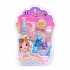 Cosmetics set for the girl 