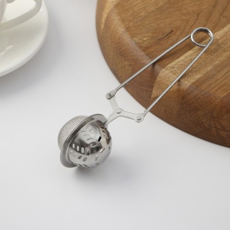 Sieve for tea "Christmas tree", 16.5 cm