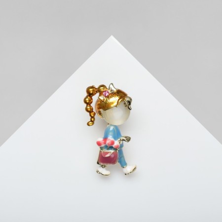 Brooch "Girl" with flowers, color in gold-1