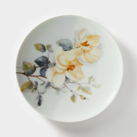 Porcelain plate "White Rosehip", D = 20 cm