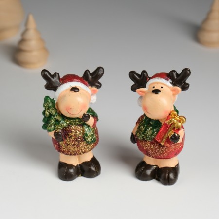 Polystone souvenir "Olenien in a red coat and green scarf" MIX 7.5x4.2x7.5 cm