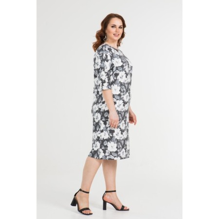Women's dress, size 68-4