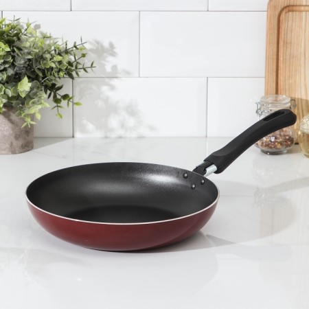 The “Expert” pan, D = 24 cm, plastic handle, anti -stick coating, burgundy color