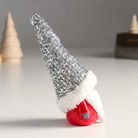 Souvenir Polystone "Grandfather Frost in a red fur coat, a cap with tinsel" 4.5x4x14 cm-1