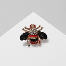 Brooch 
