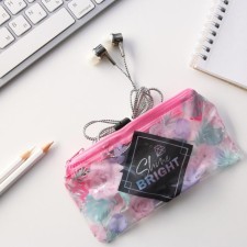 Vacuum headphones in the cosmetic bag 