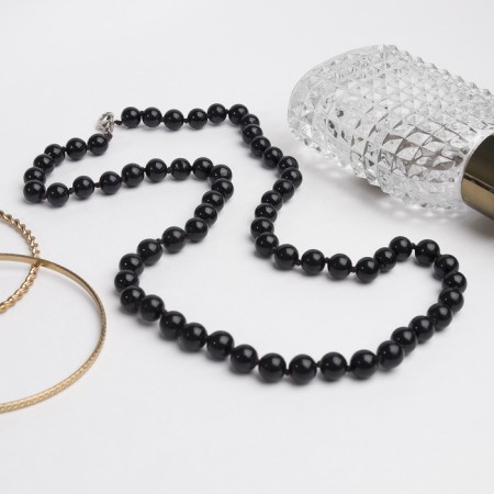 Beads ball No. 8 through the node "Agate Black", 60 cm