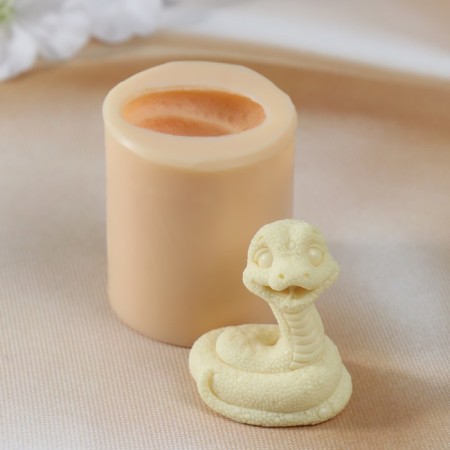Silicone Mold "Snake No. 1" Silicon 4.5x4.1x3 cm