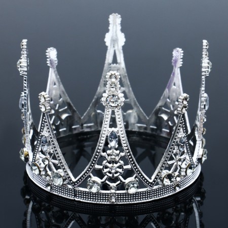 Decoration for the cake "Crown with stones", the color of silver