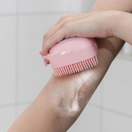 Silicone brush with a capacity for soap of a share, color mix