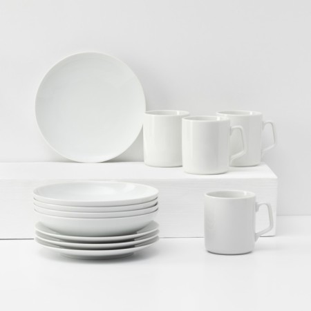 A set of porcelain dishes "Universal", 12 objects: plate d = 20 cm, deep 600 ml, d = 20 cm, mug 350 ml