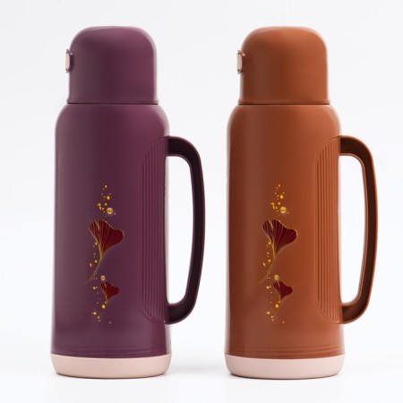 Thermos 2 l, with a glass flask, retains heat 24 hours, mix