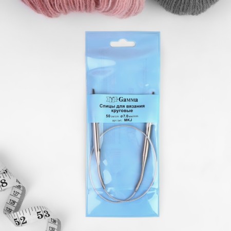 The knitting needles are circular, for knitting, with a metal cable, d = 7 mm, 50 cm-1