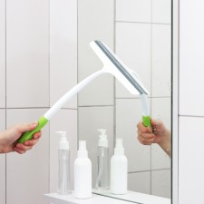 Dilyan's water supply Green Day with an elongated anatomical pen, 24 × 34.5 cm