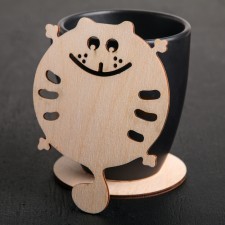Standing under the mug 