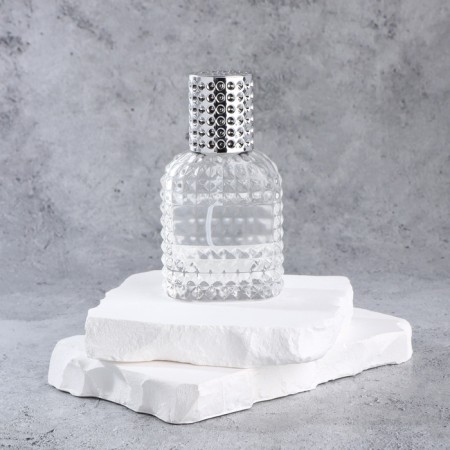 A bottle of storage with a spray of 30ml 9*4.8*2.5 cm glass/plastic transparent serp-1
