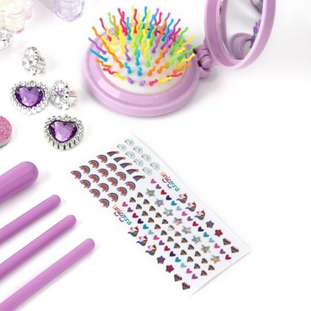 A set of children's cosmetics in the Single -Owing suitcase-9