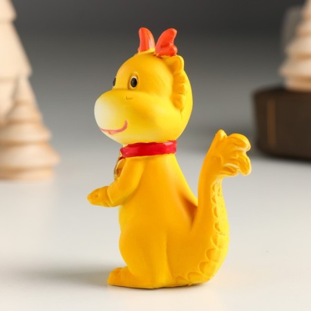 Souvenir Polystone "Little Dragon with Award" MIX 5x4x8 cm-4