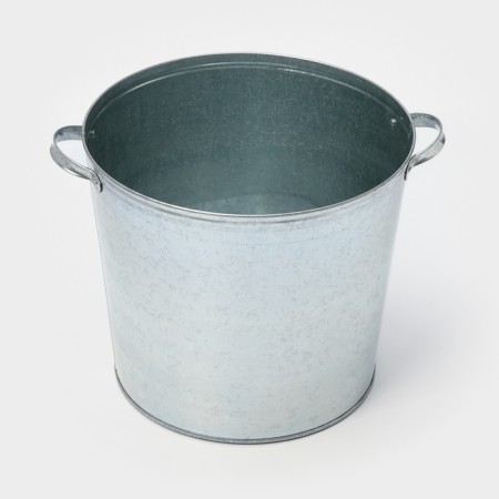 Galvanized linen tank, 32 liters, with a lattice, GOST-4