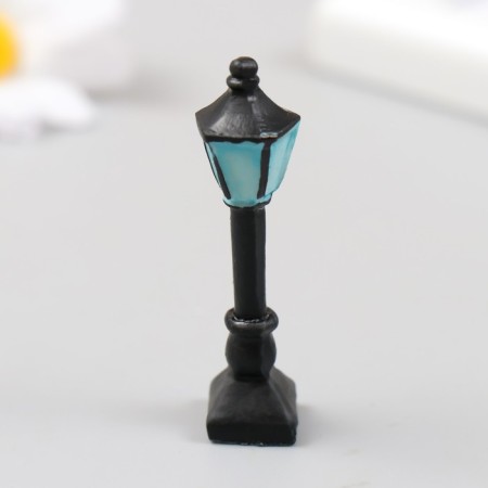 Figure for Florarium Polystone "Street Lantern" MIX 2x1x5.3 cm-2