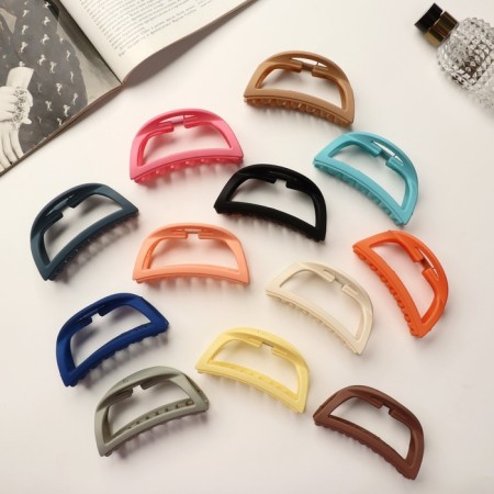 Hair crab "Leon" arc matte geometry, 10 cm, mix-1