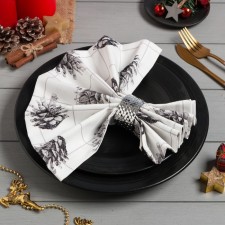 A set of napkins with a decorative. Rings 