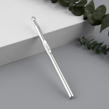 Knitting hook, with anodized coating, d = 7 mm, 15 cm
