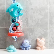 A set of toys for playing in the bath 