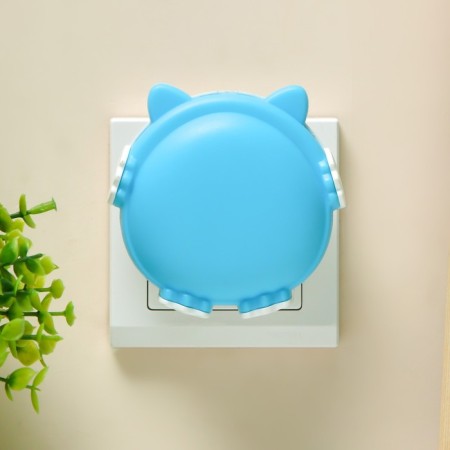 A nightlight with a lighting sensor "Council" LED MIX 8.5x2.5x8.5 cm Risalux-1