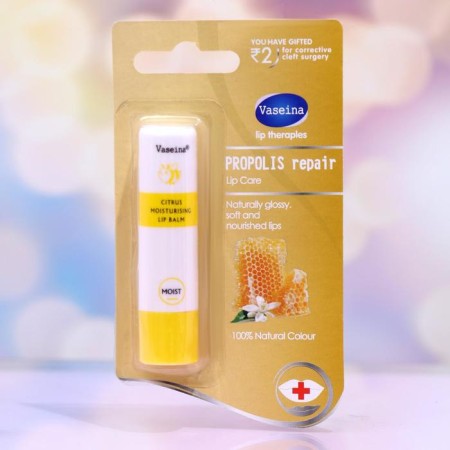 Lip petrons with honey