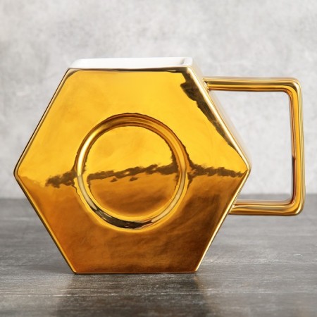 Ceramic mug "Real man", 550 ml, golden color-5