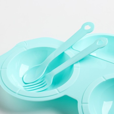 Set of dishes: 3 objects, plate, fork, spoon, color mix-4