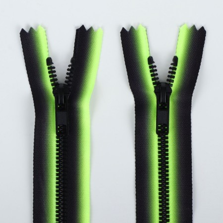 Lightning "Tractor", No. 5, non -proceeding, castle machine, 20 cm, green/black color-2