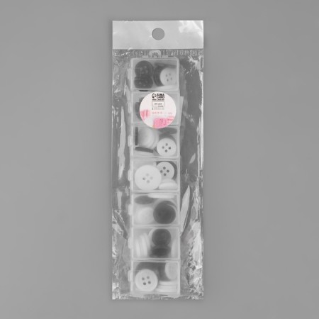 A set of buttons, 4 punctures, d = 12.5 / 15 / 17.5 mm, 80 ± 4 pcs, in a container, black / white color-4